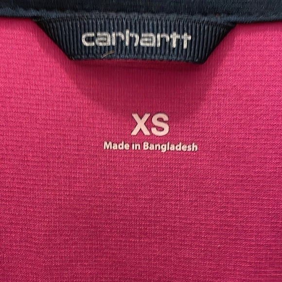 NWOT! Carhartt fushia scrub top - Picture 3 of 3
